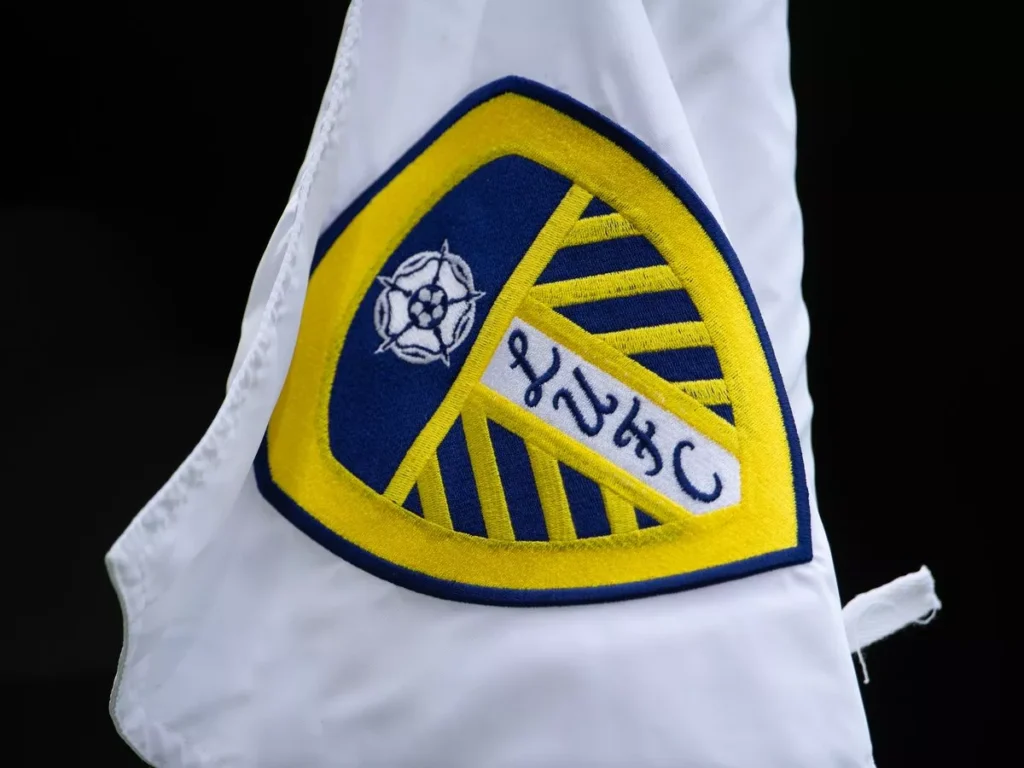 0_Leeds-United-flag